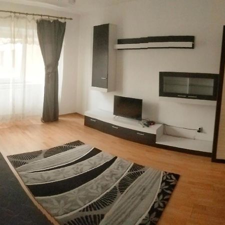 Alpha Apartment 雅西 外观 照片