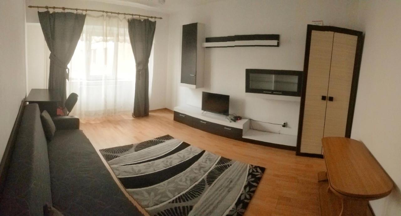 Alpha Apartment 雅西 外观 照片